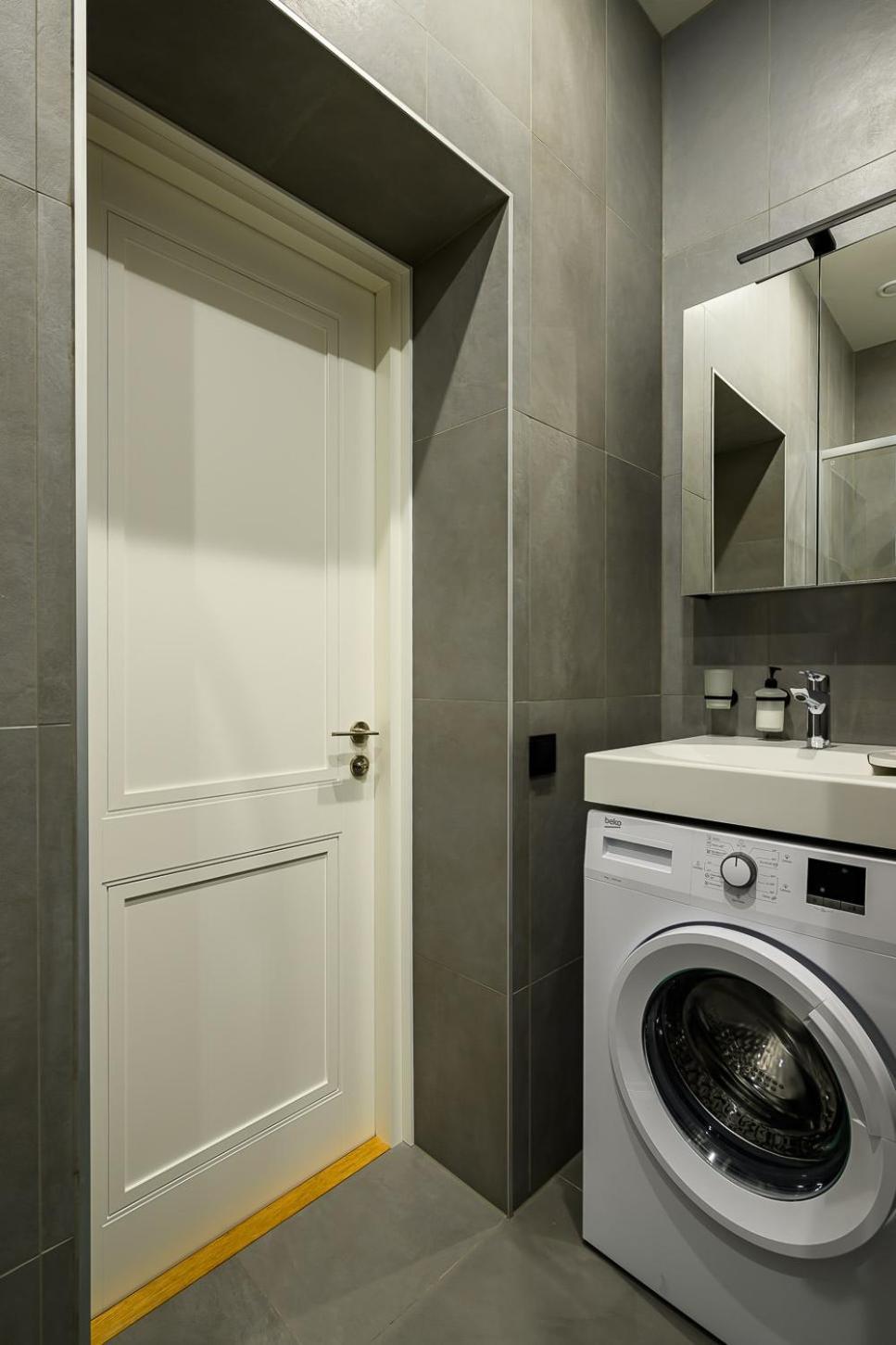 Parkside Apartment *